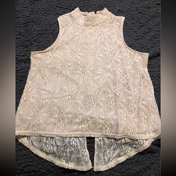 Takara lace button back tuxedo sleeveless blouse - Picture 1 of 5